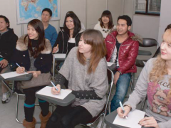 东京国际日本语学院上课中