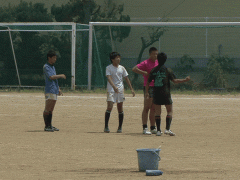 柏原高等学校体育场内