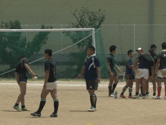 柏原高等学校体育场内