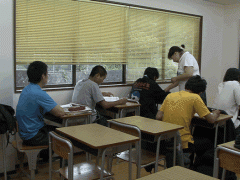 静冈国际学校上课中