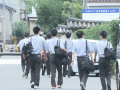 洛南高等学校学生姿态