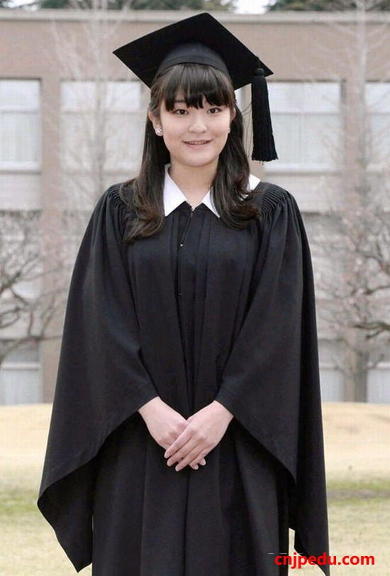 真子公主学士服端庄优雅