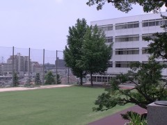 云雀丘学园高等学校校园设设施之体育场